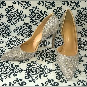 NWOT Silver Crystal Embellished Pumps